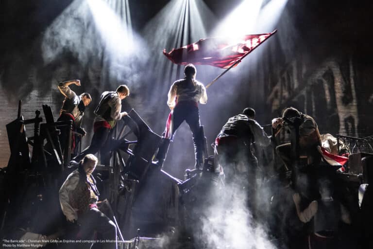 15. LES_MIS_TOUR_0753_The Barricade_Photo by Matthew Murphy_v001